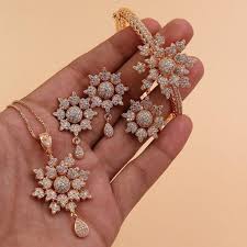 Gold Pearl Flower Fashion Jewelry Set - Necklace & Earrings with Crystal Details